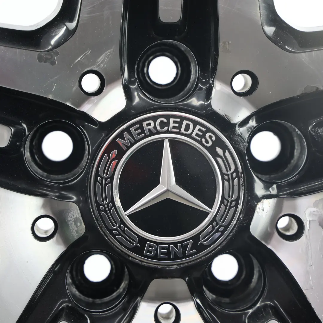 Llanta de aleación Mercedes W176 AMG 18" 5 radios dobles ET:48 8J para con número de pieza A1764010402 Llanta de aleación Mercedes W176 AMG 18" 5 radios dobles ET:48 8J - SKU A1764010402-5 - Número de pieza A1764010402