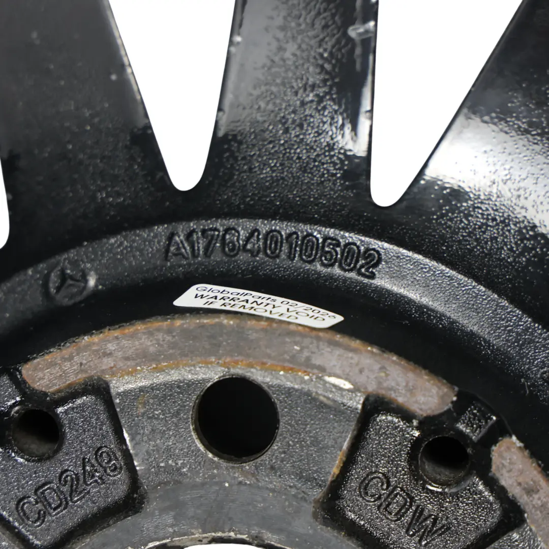 Felgi Aluminiowe 19" 16-ramienne ET:48 8J do Mercedes C117 AMG o numerze A1764010502 Mercedes C117 AMG Felgi Aluminiowe 19" 16-ramienne ET:48 8J - SKU A1764010502-1 - Numer Części A1764010502