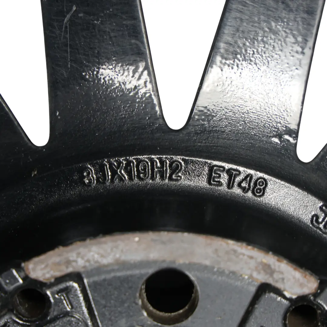 Felgi Aluminiowe 19" 16-ramienne ET:48 8J do Mercedes C117 AMG o numerze A1764010502 Mercedes C117 AMG Felgi Aluminiowe 19" 16-ramienne ET:48 8J - SKU A1764010502-2 - Numer Części A1764010502