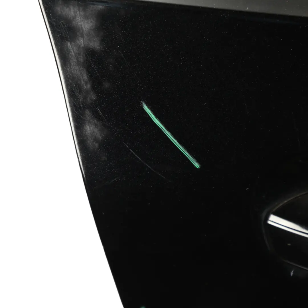 Puerta Delantera Derecha Kosmos Black Metallic - 191 para Mercedes W176 con número de pieza A1767200205 Mercedes W176 Puerta Delantera Derecha Kosmos Black Metallic - 191 - SKU A1767200205-KB - Número de pieza A1767200205