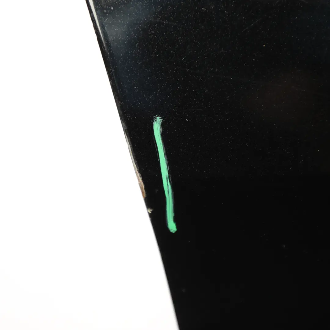 Tür Vorne Rechts Kosmos Black Schwarz Metallic - 191 für Mercedes W176 mit Teilenummer A1767200205 Mercedes W176 Tür Vorne Rechts Kosmos Black Schwarz Metallic - 191 - SKU A1767200205-KB - Teilenummer A1767200205