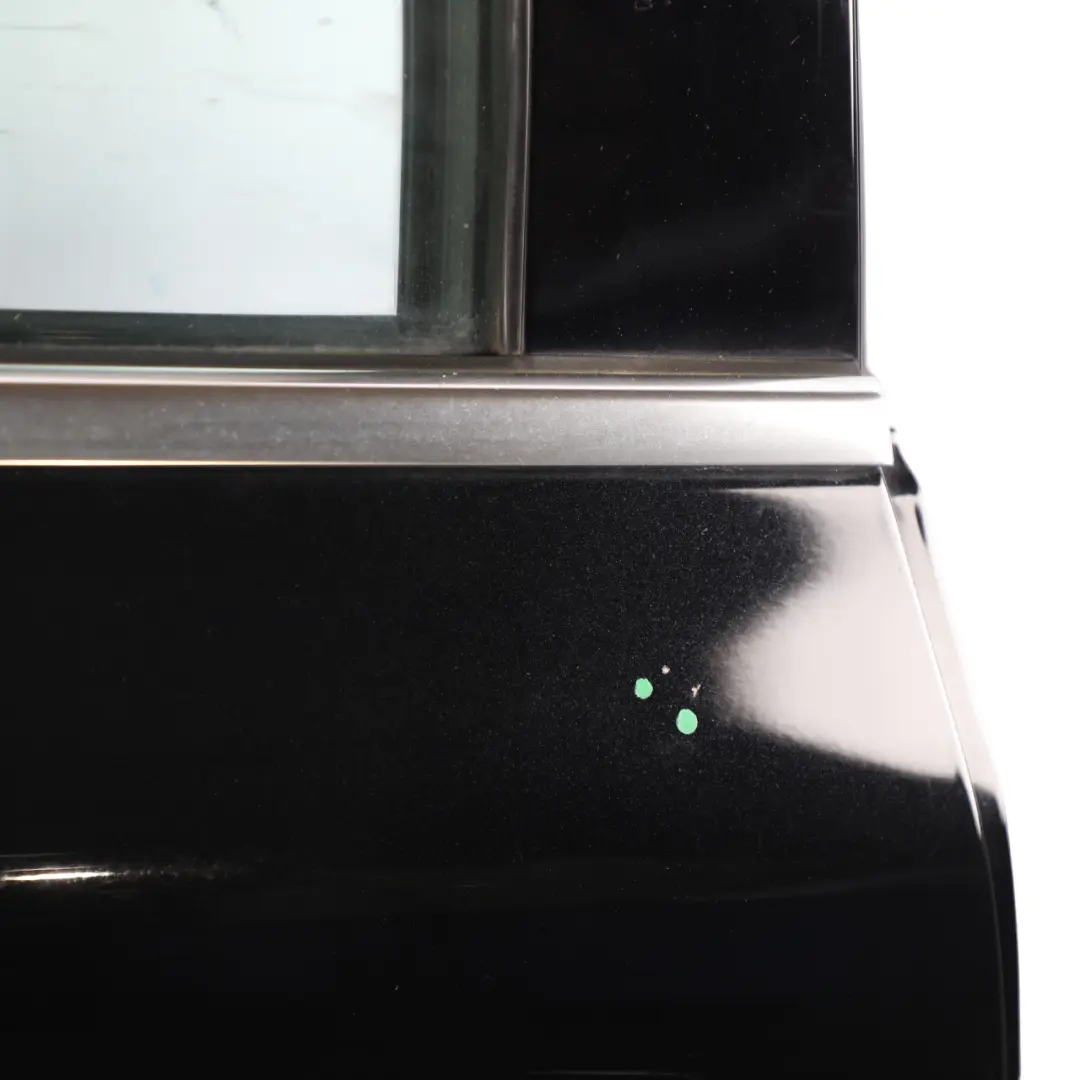 Puerta Delantera Derecha Kosmos Black Negro Metalizado - 191 para Mercedes W176 con número de pieza A1767300205 Mercedes W176 Puerta Delantera Derecha Kosmos Black Negro Metalizado - 191 - SKU A1767300205-KB - Número de pieza A1767300205