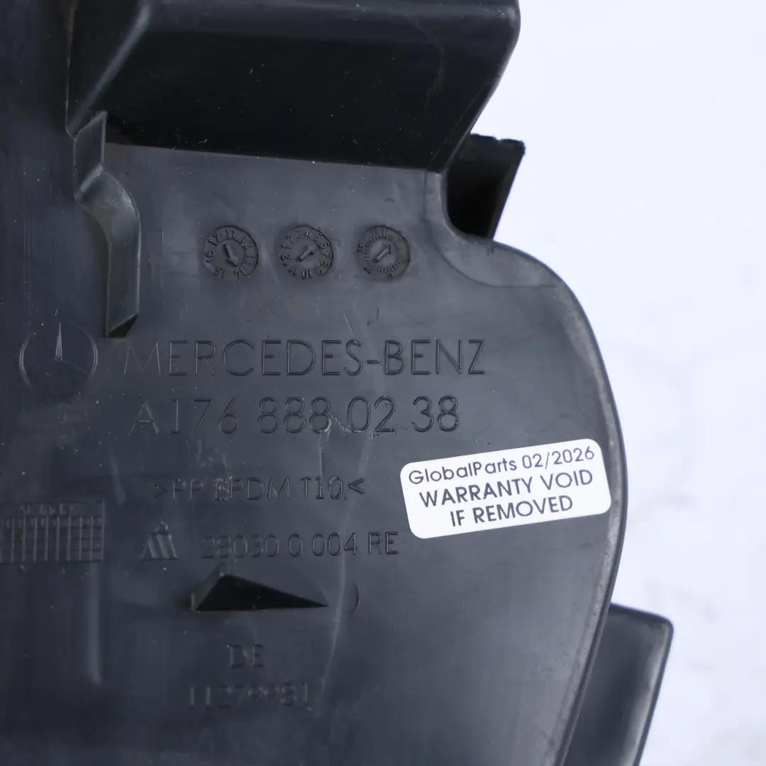 Wlot Kierownica Powietrza Chłodnicy Prawy do Mercedes W176 o numerze A1768880238 Mercedes W176 Wlot Kierownica Powietrza Chłodnicy Prawy - SKU A1768880238 - Numer Części A1768880238