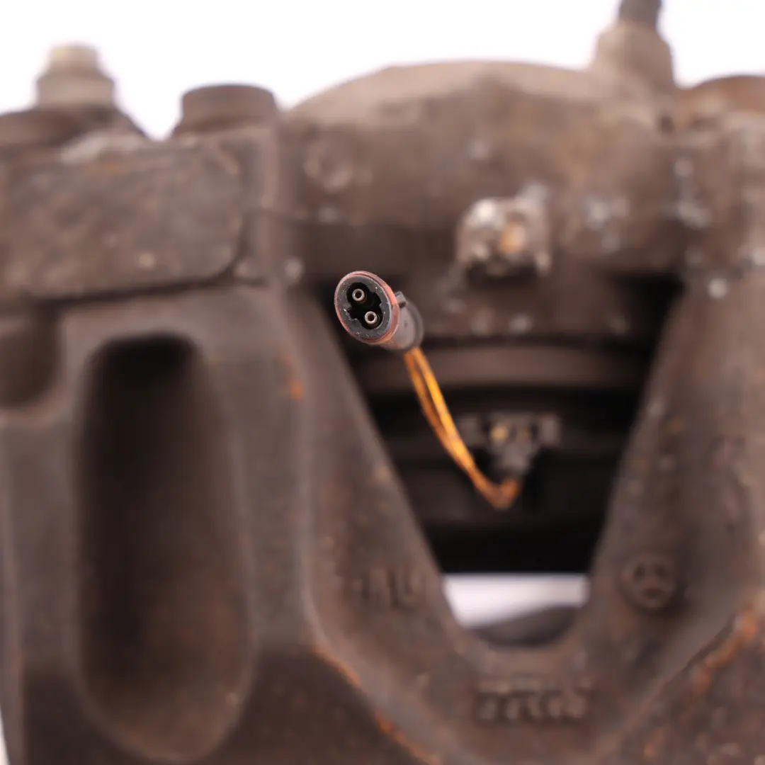 Front Brake Caliper Housing Right O/S TRW 322x32 to Mercedes W204 W212 with Part number A2044213681 Mercedes W204 W212 Front Brake Caliper Housing Right O/S TRW 322x32 - SKU A2044213681-4 - Part number A2044213681