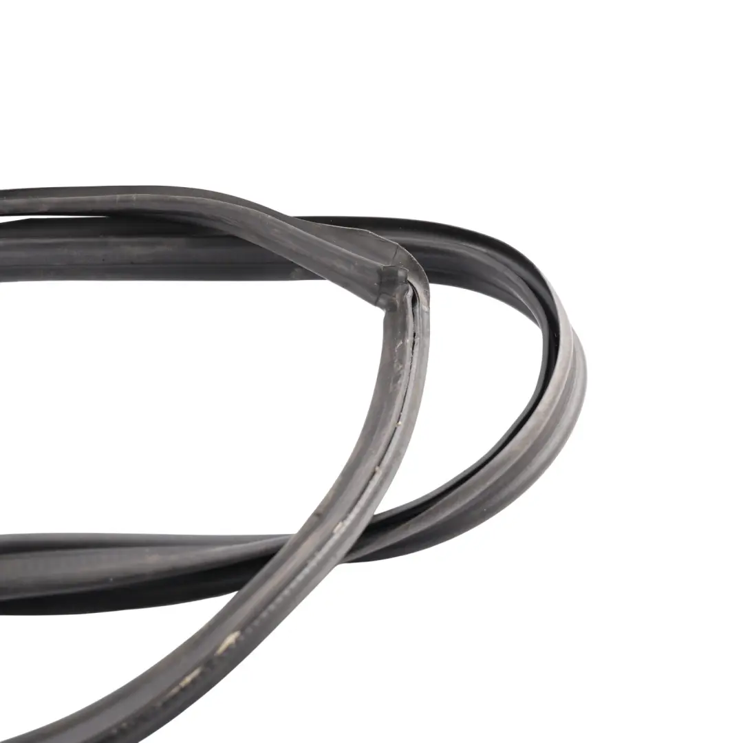 Seal Gasket Rubber Surround Sealing to Mercedes S204 Tailgate with Part number A2047400678 Mercedes S204 Tailgate Seal Gasket Rubber Surround Sealing - SKU A2047400678 - Part number A2047400678