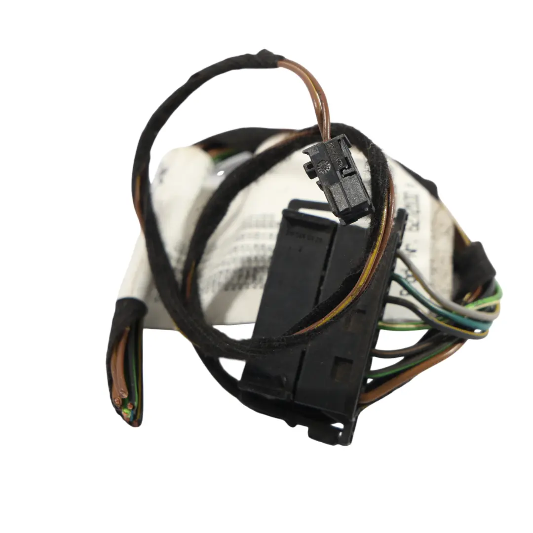 Przewód Wtykowy Lampy Tylnej Gniazdo Prawy do Mercedes W204 o numerze A2048205864 Mercedes W204 Przewód Wtykowy Lampy Tylnej Gniazdo Prawy - SKU A2048205864-1 - Numer Części A2048205864