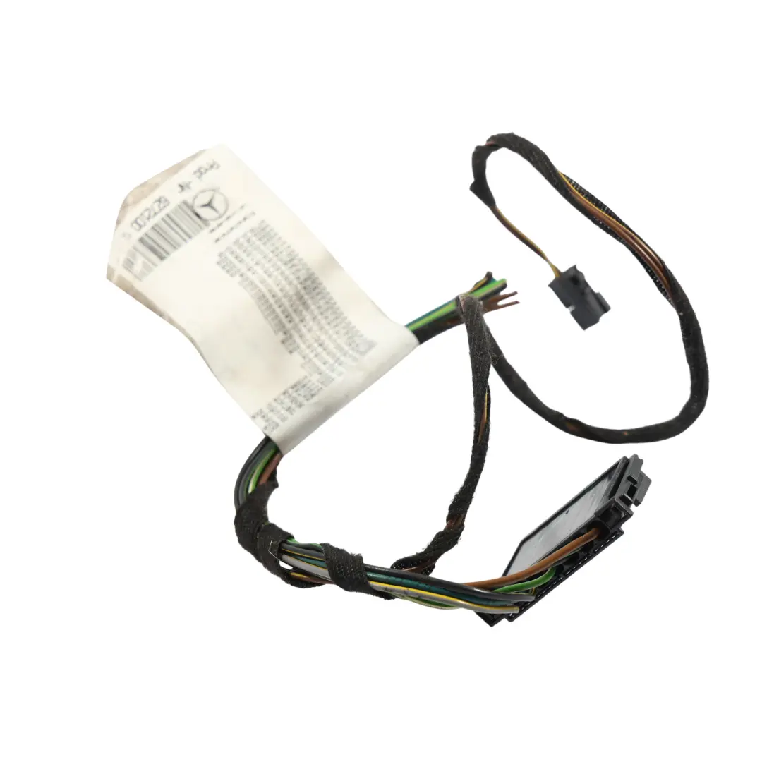 Przewód Wtykowy Lampy Tylnej Gniazdo Prawy do Mercedes W204 o numerze A2048205864 Mercedes W204 Przewód Wtykowy Lampy Tylnej Gniazdo Prawy - SKU A2048205864-1 - Numer Części A2048205864