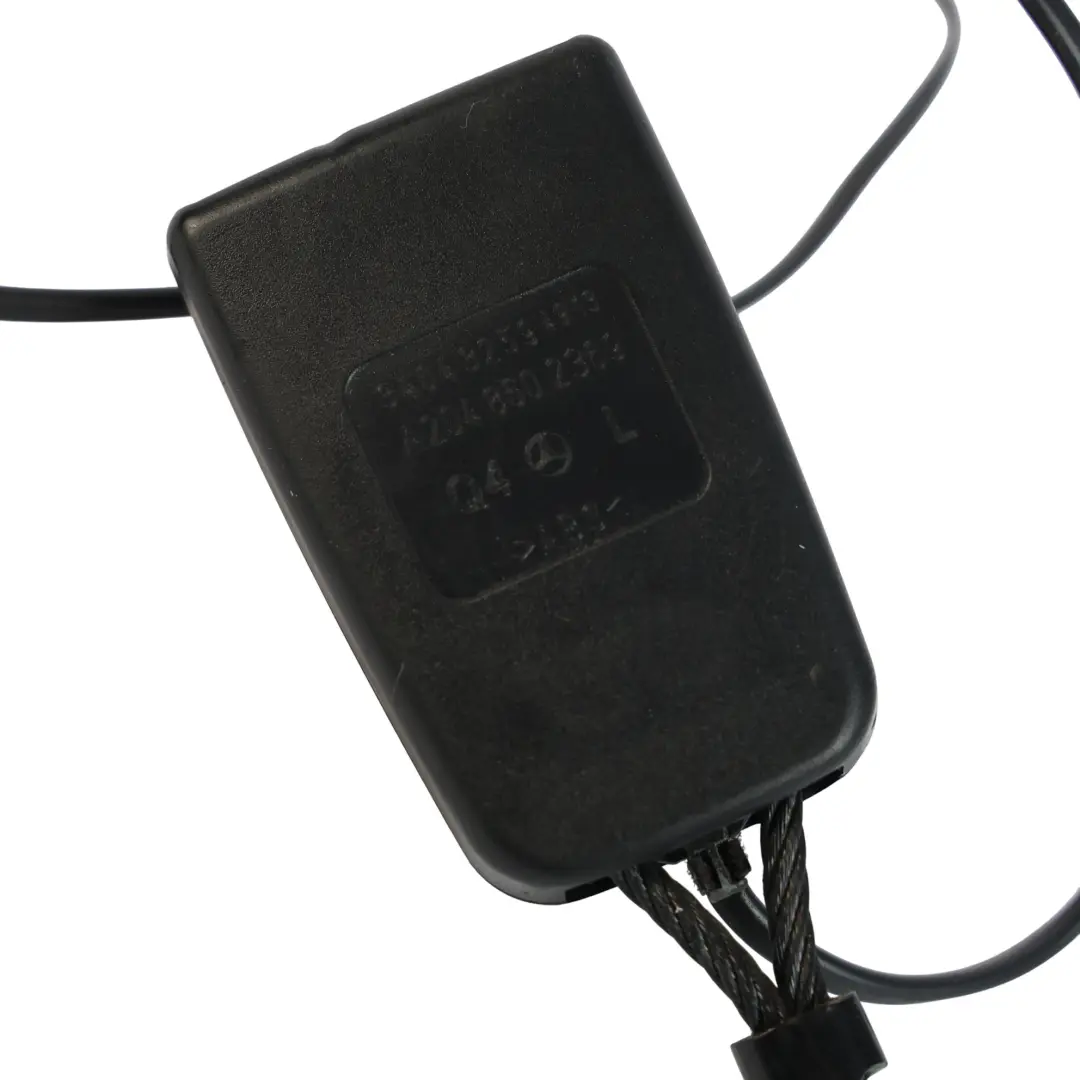 Mercedes W204 Tendeur De Ceinture Avant Gauche Boucle - SKU A2048602369 - Numéro de pièce A2048602369