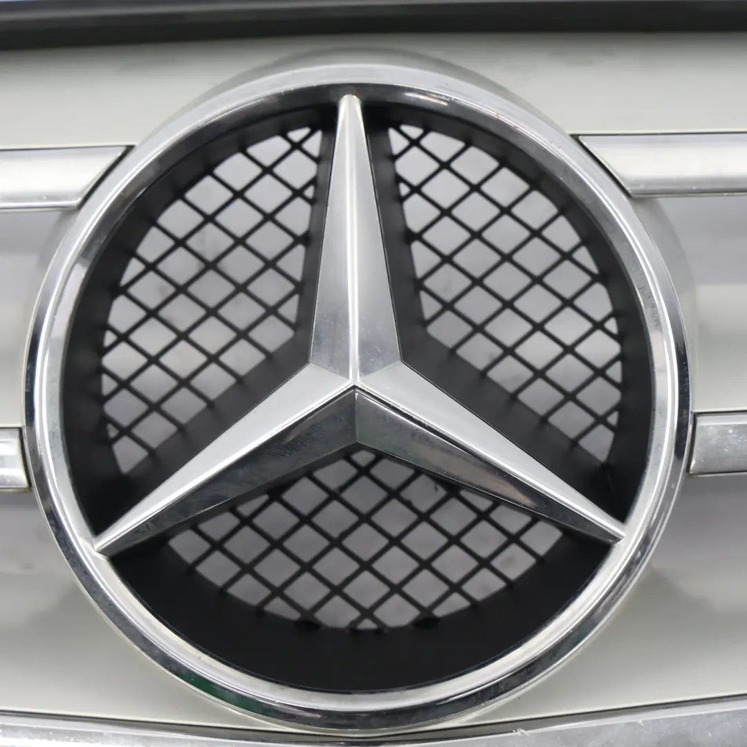 Motorhauben Kühlergrill Zierleiste Silber Chrom für Mercedes W204 mit Teilenummer A2048800023 Mercedes W204 Motorhauben Kühlergrill Zierleiste Silber Chrom - SKU A2048800023-5 - Teilenummer A2048800023