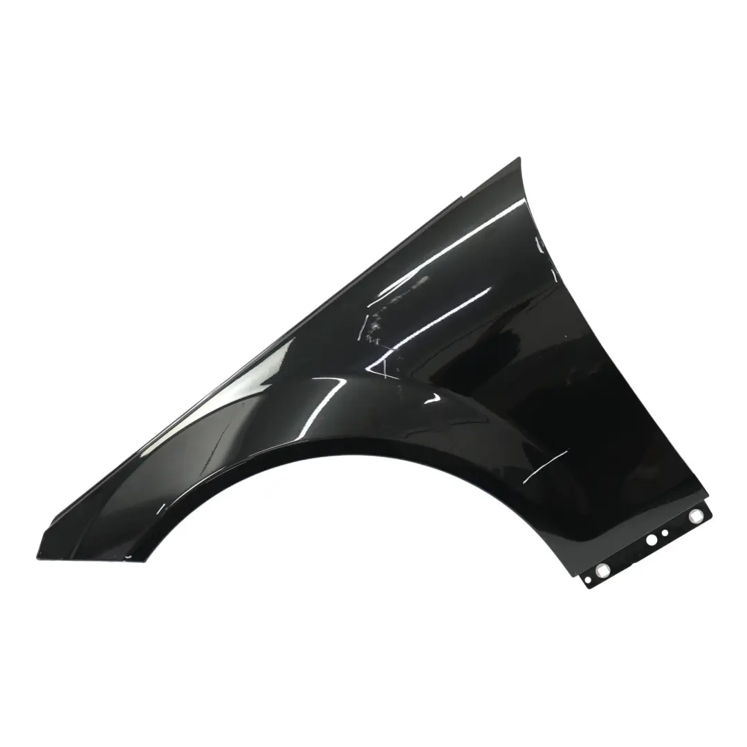 Aile Latérale Avant Gauche Obsidian Black Metallic - 197 pour Mercedes W204 à propos du numéro de pièce A2048801318 Mercedes W204 Aile Latérale Avant Gauche Obsidian Black Metallic - 197 - SKU A2048801318-OB - Numéro de pièce A2048801318
