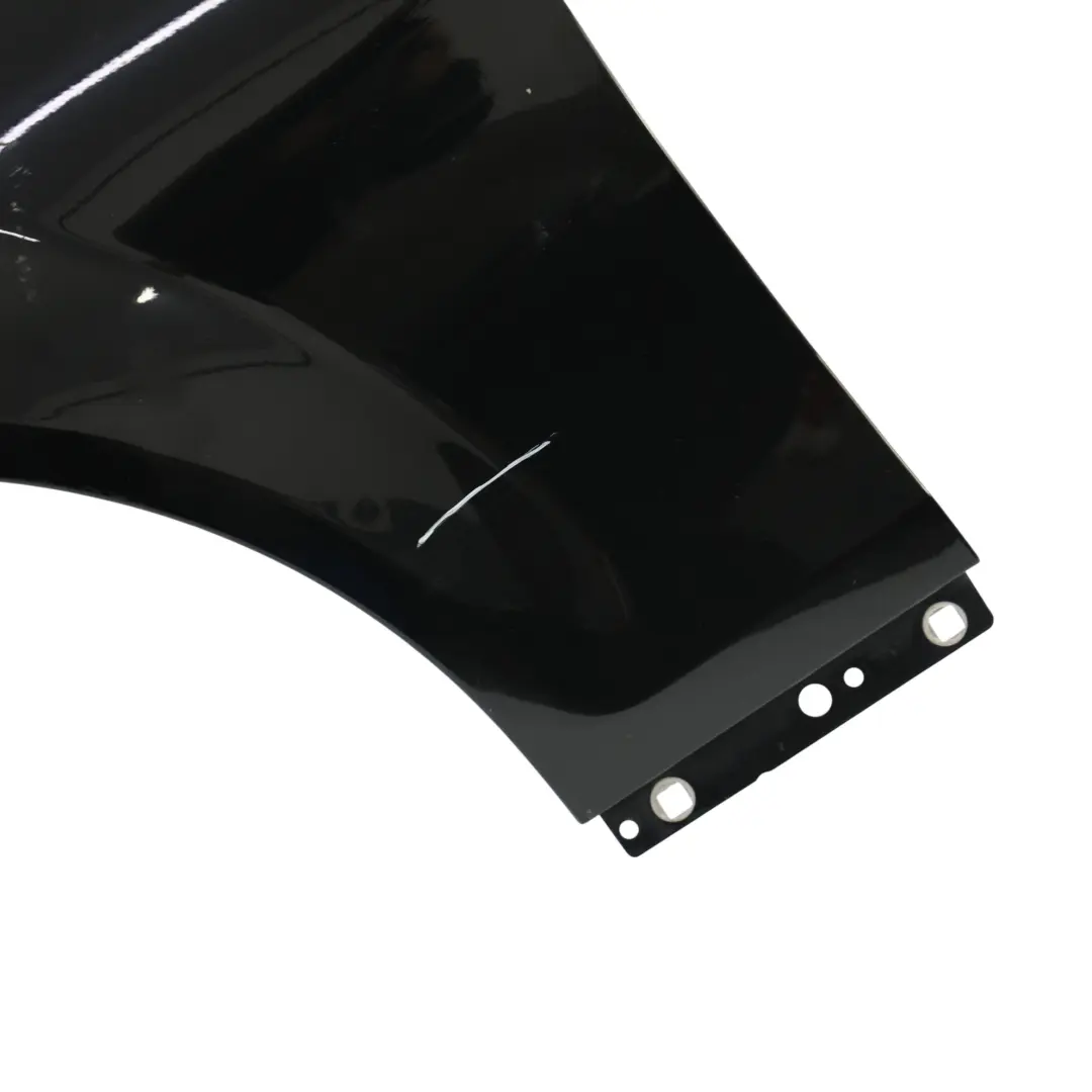 Guardabarros Lateral Izquierdo Delantero Obsidian Black - 197 para Mercedes W204 con número de pieza A2048801318 Mercedes W204 Guardabarros Lateral Izquierdo Delantero Obsidian Black - 197 - SKU A2048801318-OB - Número de pieza A2048801318