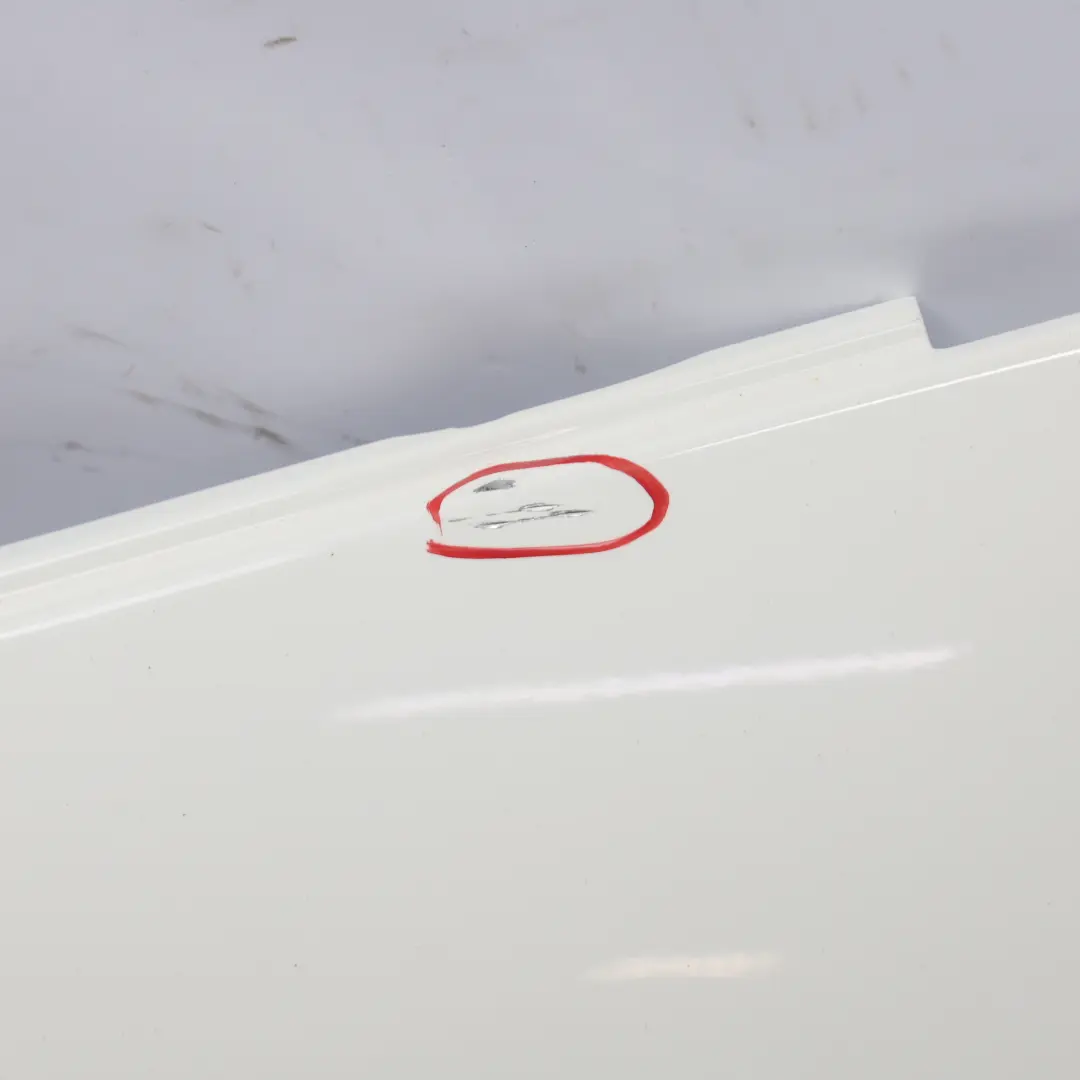 Guardabarros Lateral Izquierdo Polar White - 149 para Mercedes W204 con número de pieza A2048801318 Mercedes W204 Guardabarros Lateral Izquierdo Polar White - 149 - SKU A2048801318-POL1 - Número de pieza A2048801318