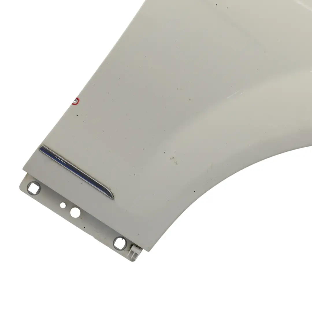 Panel Lateral Aleta Delantera Derecha Blanco Calcita 650 para Mercedes W204 S204 con número de pieza A2048801418 Mercedes W204 S204 Panel Lateral Aleta Delantera Derecha Blanco Calcita 650 - SKU A2048801418-CW2 - Número de pieza A2048801418