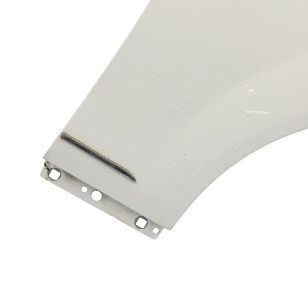 Guardabarros lateral derecho delantero Blanco polar - 149 para Mercedes W204 con número de pieza A2048801418 Mercedes W204 Guardabarros lateral derecho delantero Blanco polar - 149 - SKU A2048801418-POL1 - Número de pieza A2048801418