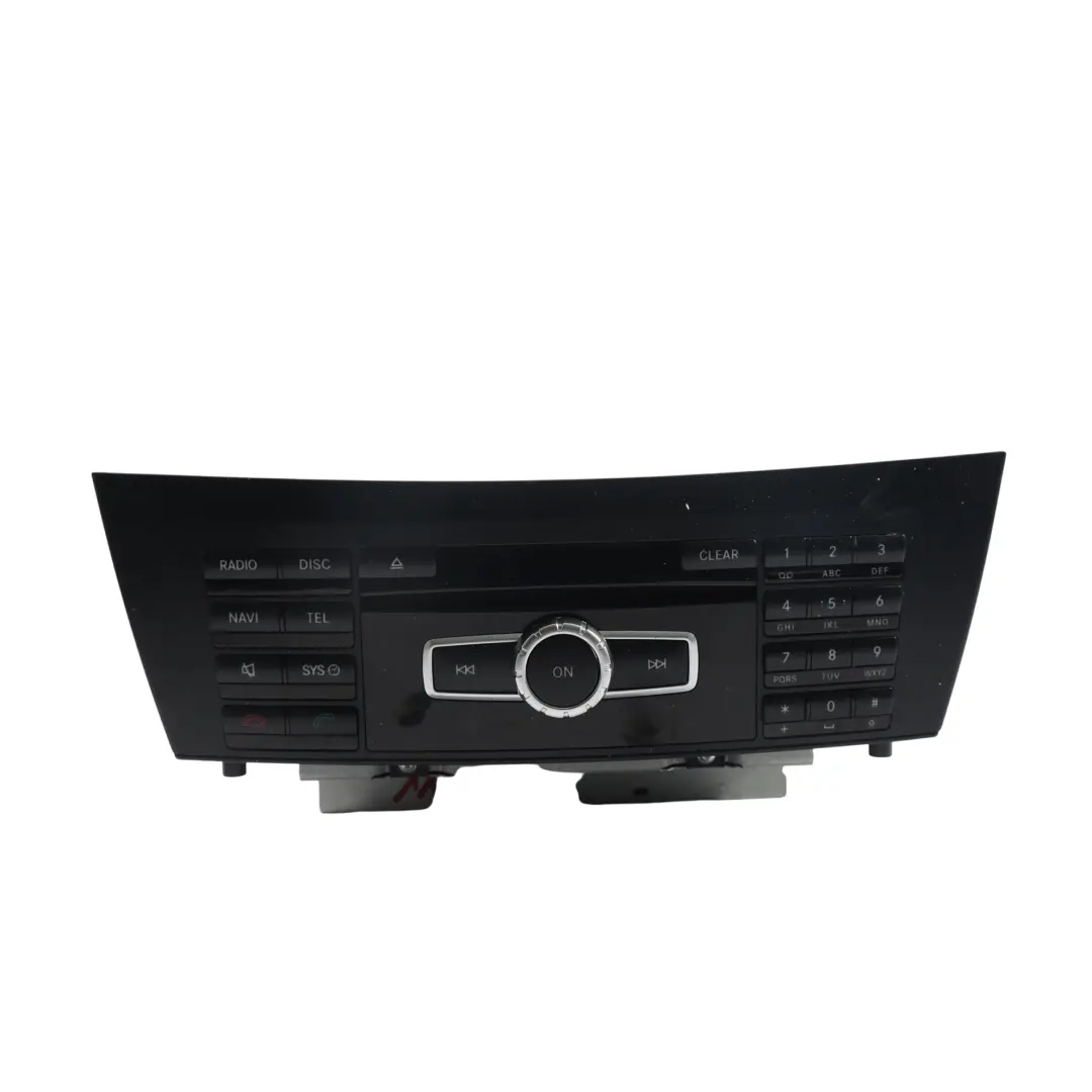 Autoradio CD Sistema Audio E Navigatore Satellitare per Mercedes W204 con numero di parte A2049001913 Mercedes W204 Autoradio CD Sistema Audio E Navigatore Satellitare - SKU A2049001913 - Numero di parte A2049001913