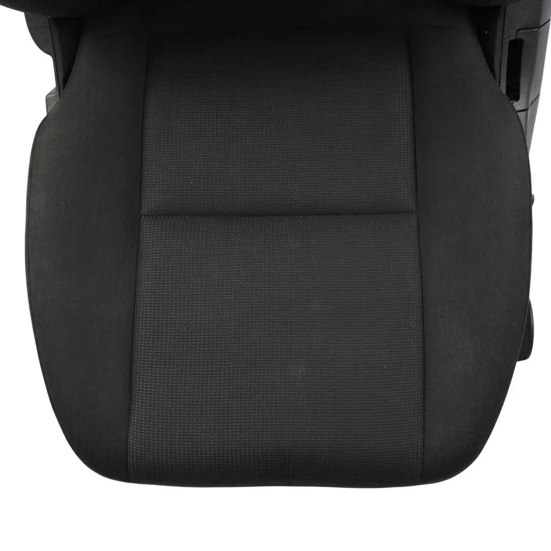 Siège Avant Gauche Électrique Tissu Aberdeen Noir pour Mercedes W204 à propos du numéro de pièce A2049100347 Mercedes W204 Siège Avant Gauche Électrique Tissu Aberdeen Noir - SKU A2049100347-5 - Numéro de pièce A2049100347