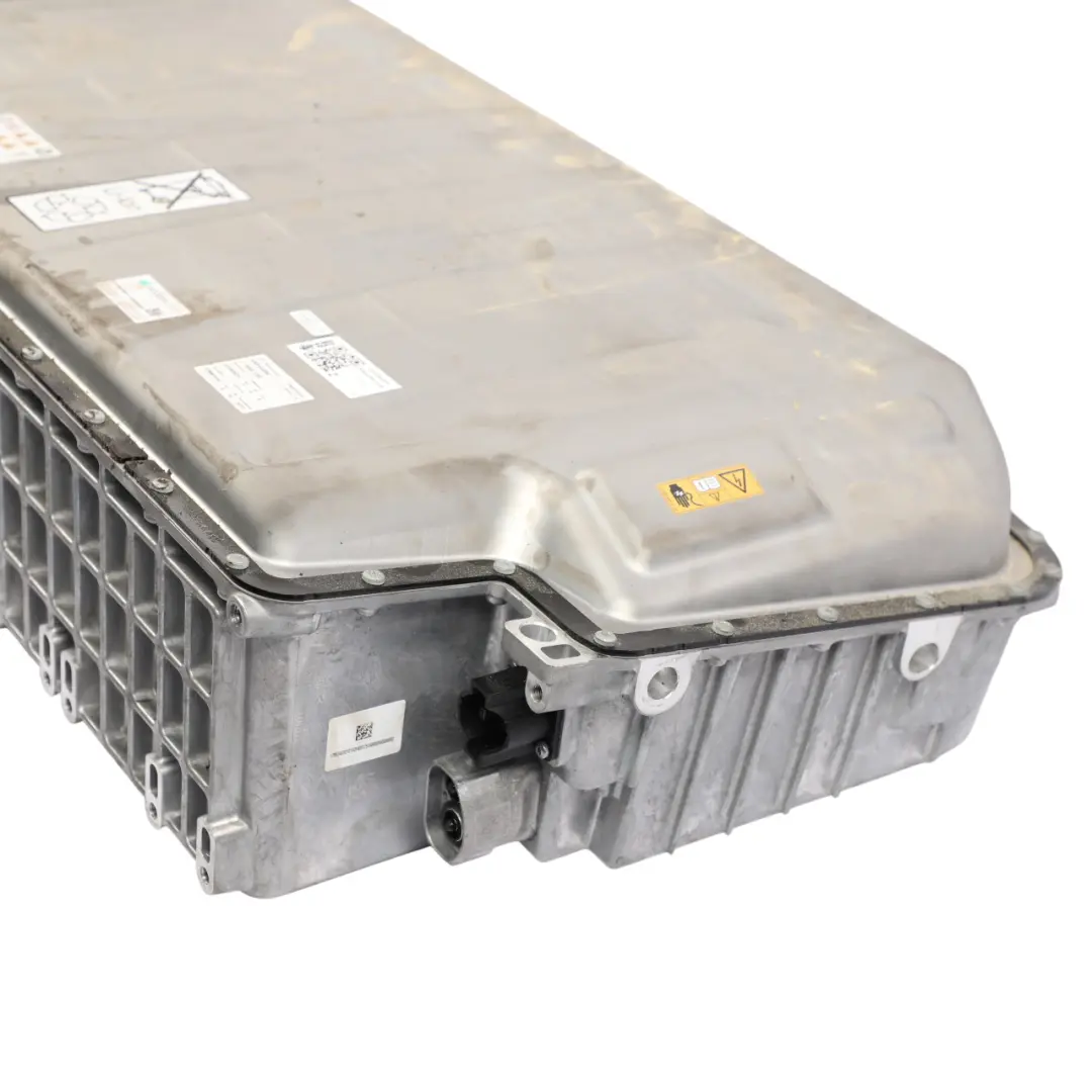 Mercedes W205 300de Hybrid Lithium-Ion High Voltage Battery 365V 37A - SKU A2053403800 - Part number A2053403800