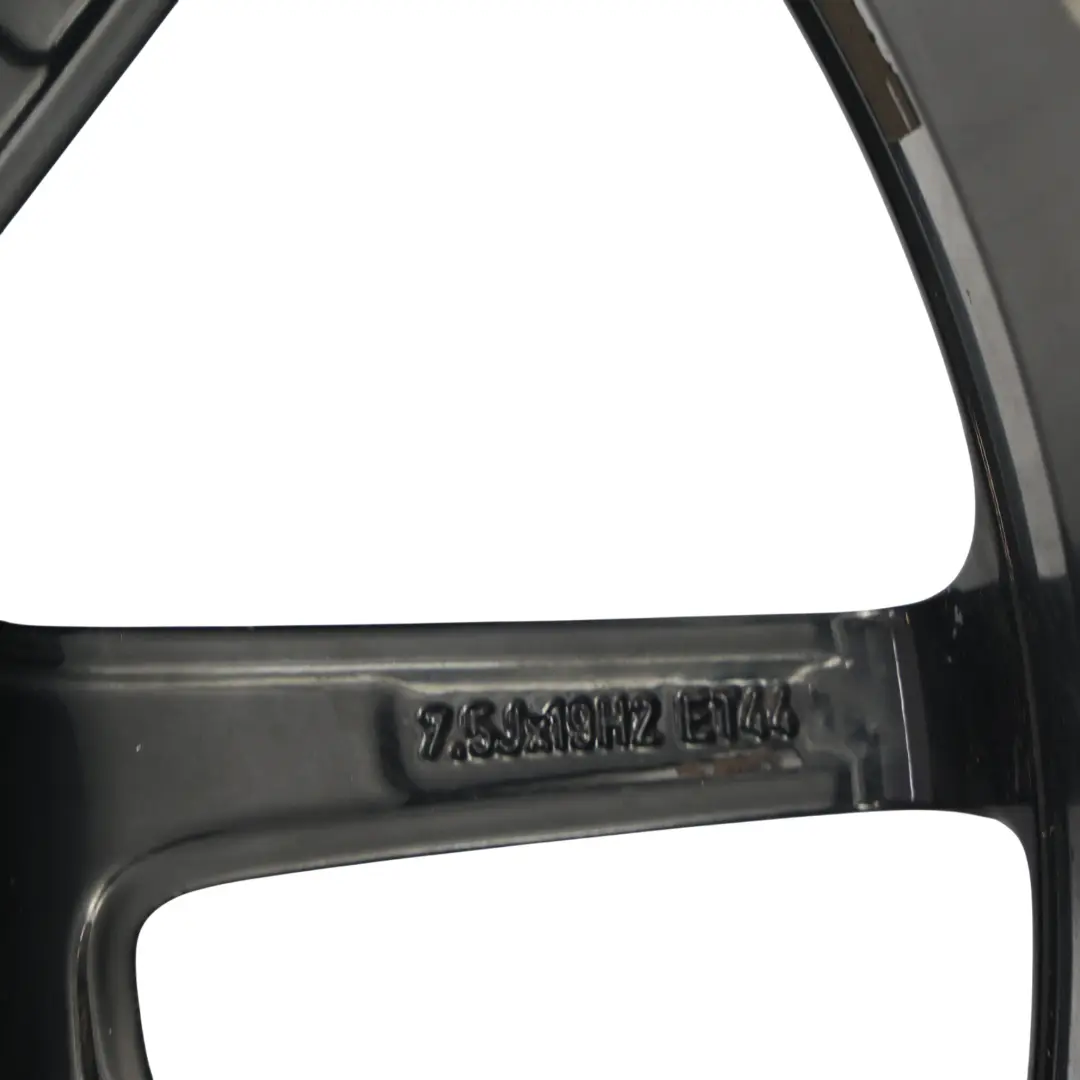 Leicht metall felge vorne 19" ET:44 7,5J für Mercedes W205 AMG mit Teilenummer A2054012200 Mercedes W205 AMG Leicht metall felge vorne 19" ET:44 7,5J - SKU A2054012200-1 - Teilenummer A2054012200