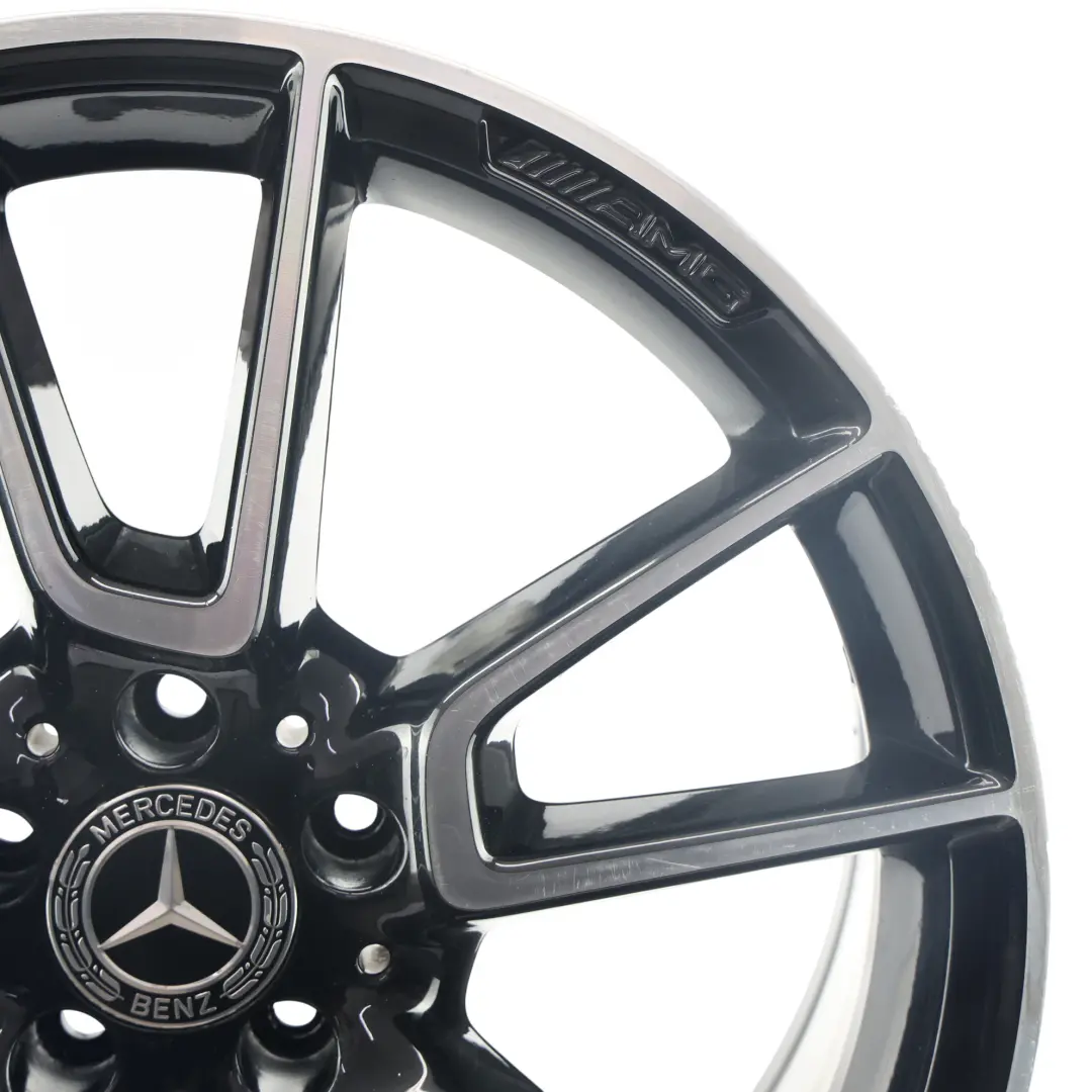 Cerchione Posteriore 19" 8.5J ET:52 5 Doppia Razza per Mercedes C205 AMG con numero di parte A2054012300 Mercedes C205 AMG Cerchione Posteriore 19" 8.5J ET:52 5 Doppia Razza - SKU A2054012300-2 - Numero di parte A2054012300
