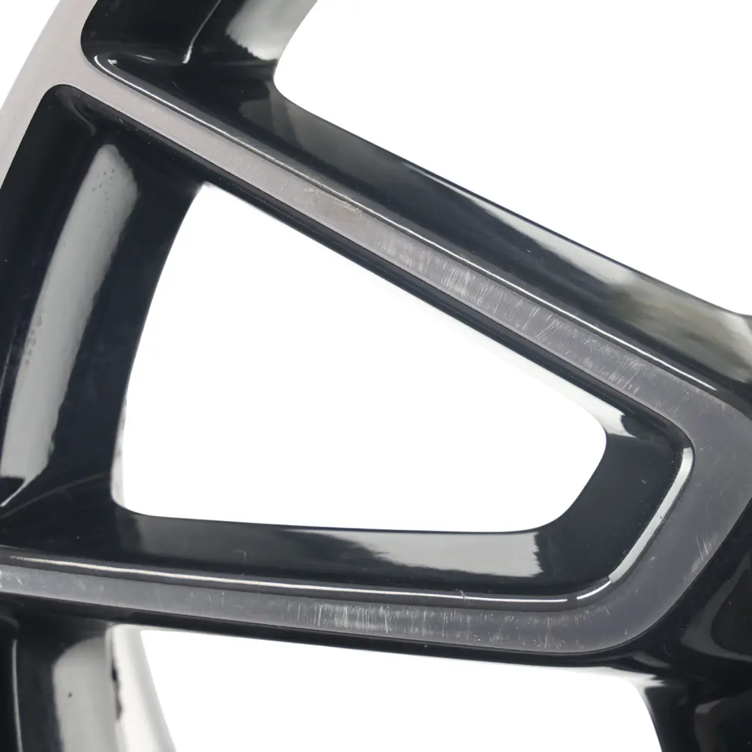 Felga Aluminiowa Tylna 19" 8.5J ET52 5 Ramion do Mercedes C205 AMG o numerze A2054012300 Mercedes C205 AMG Felga Aluminiowa Tylna 19" 8.5J ET52 5 Ramion - SKU A2054012300-2 - Numer Części A2054012300