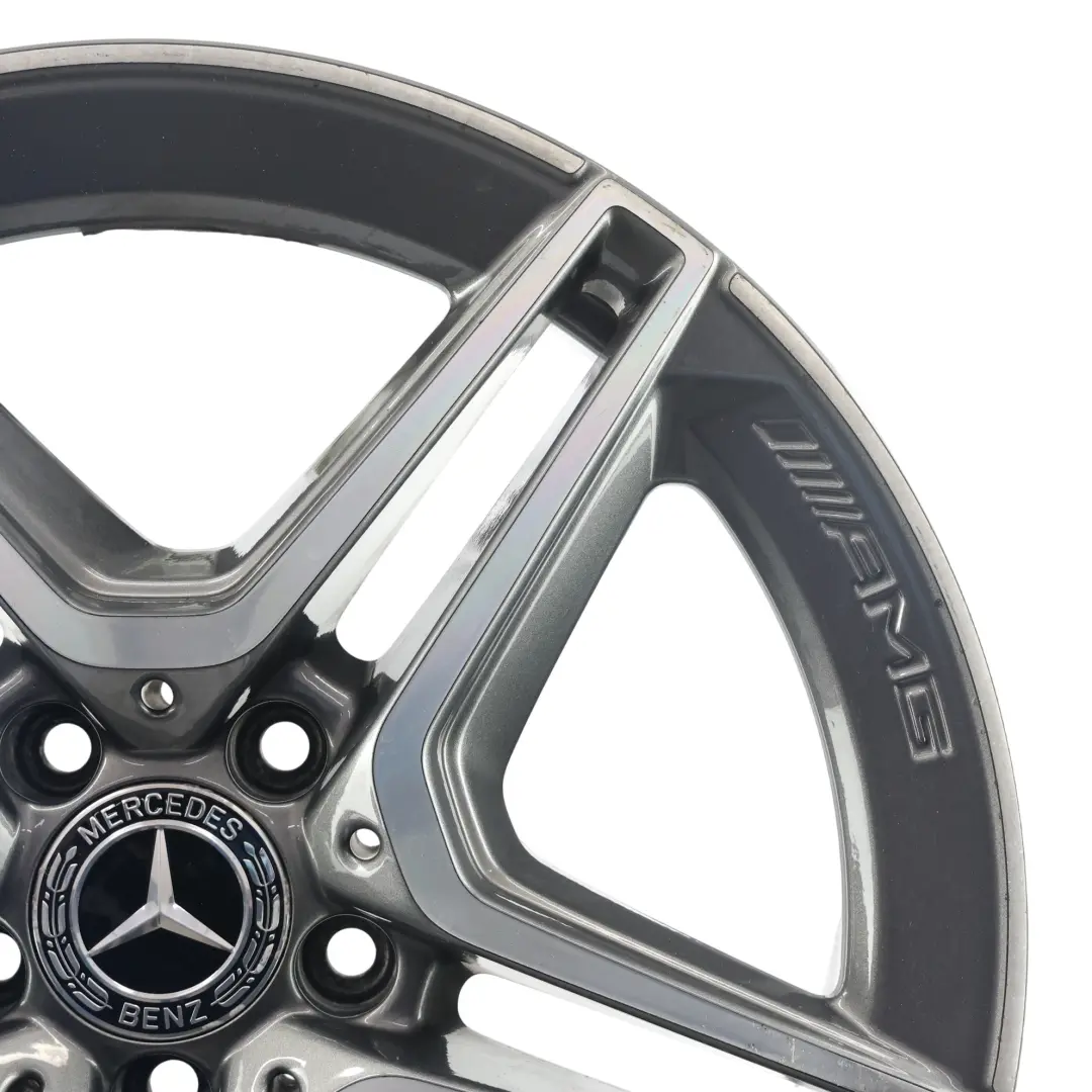 Jante arrière alliage AMG 18" ET:49 8,5J pour Mercedes W205 à propos du numéro de pièce A2054019600 Mercedes W205 Jante arrière alliage AMG 18" ET:49 8,5J - SKU A2054019600-1 - Numéro de pièce A2054019600