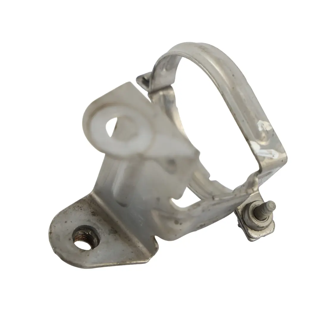 Mercedes C205 Bomba De Agua Abrazadera Soporte Soporte - SKU A2055013101 - Número de pieza A2055013101