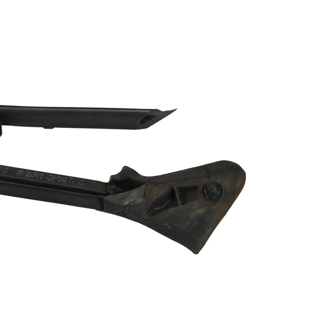 Puerta Delantera Ventana Junta Goma Derecha para Mercedes C205 con número de pieza A2056730298 Mercedes C205 Puerta Delantera Ventana Junta Goma Derecha - SKU A2056730298 - Número de pieza A2056730298