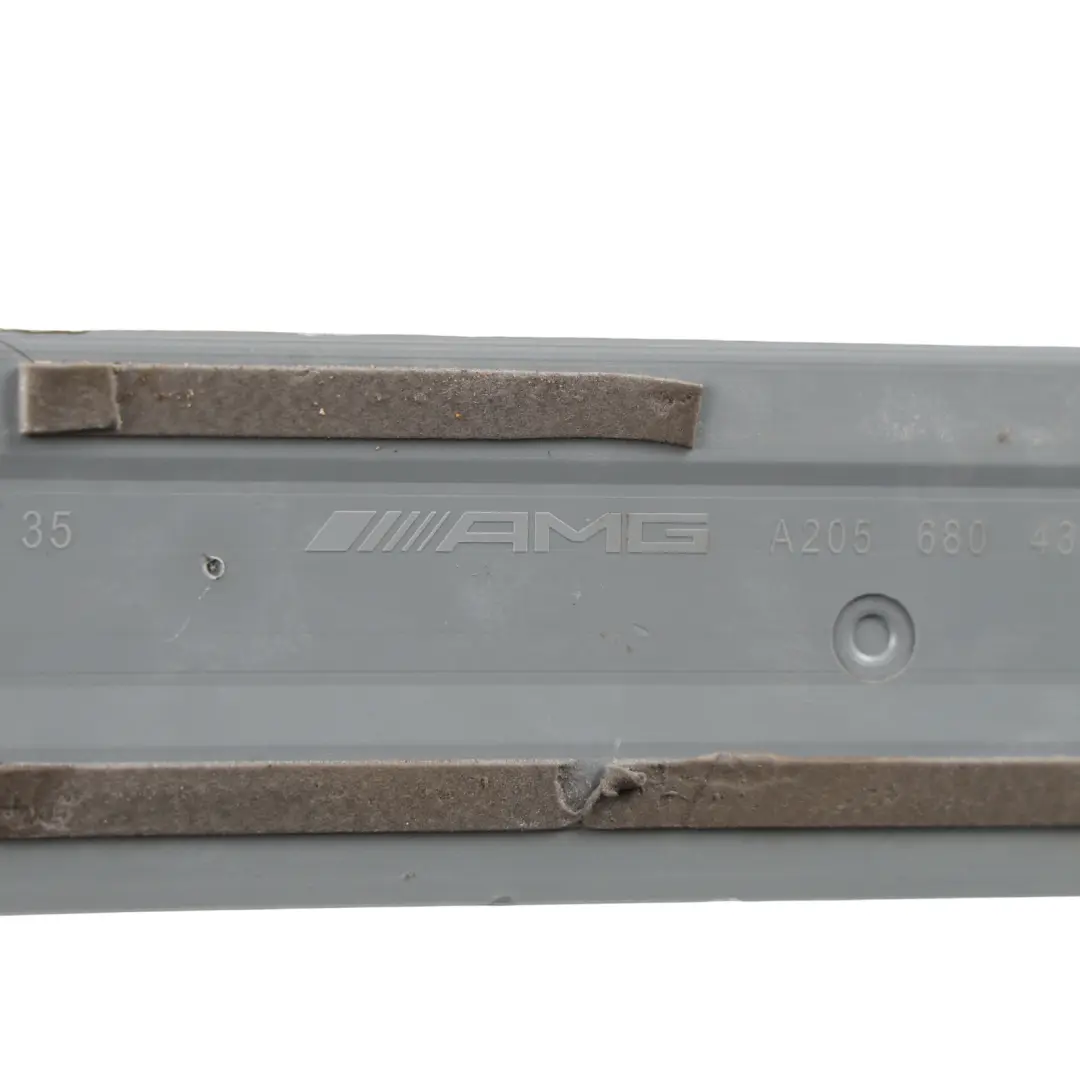 Pannello Copri Soglia Anteriore Destro per Mercedes C205 C238 con numero di parte A2056801335 Mercedes C205 C238 Pannello Copri Soglia Anteriore Destro - SKU A2056801335-1 - Numero di parte A2056801335