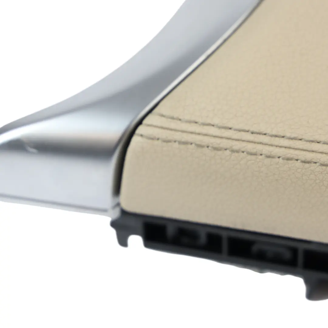 Mercedes W205 Console Centrale Accoudoir Rangement Plateau Divisé - SKU A2056808804-2 - Numéro de pièce A2056808804