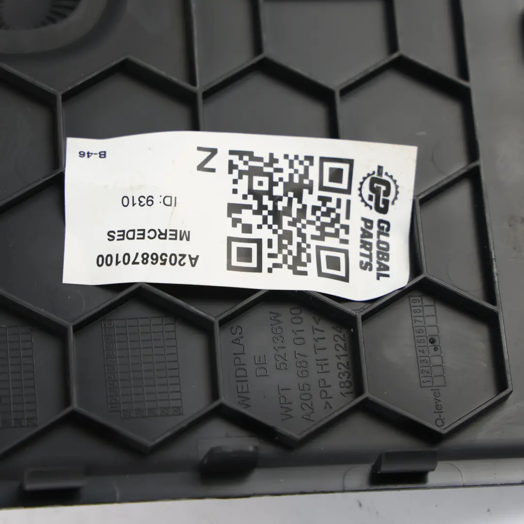 Interior Tapa Panel Izquierdo para Mercedes C205 con número de pieza A2056870100 Mercedes C205 Interior Tapa Panel Izquierdo - SKU A2056870100 - Número de pieza A2056870100