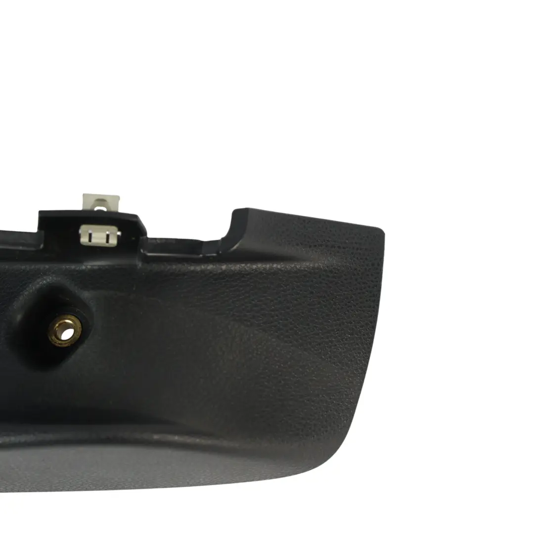 Embellecedor Panel Guía Cinturón Maletero Izquierdo para Mercedes S205 con número de pieza A2056930900 Mercedes S205 Embellecedor Panel Guía Cinturón Maletero Izquierdo - SKU A2056930900 - Número de pieza A2056930900