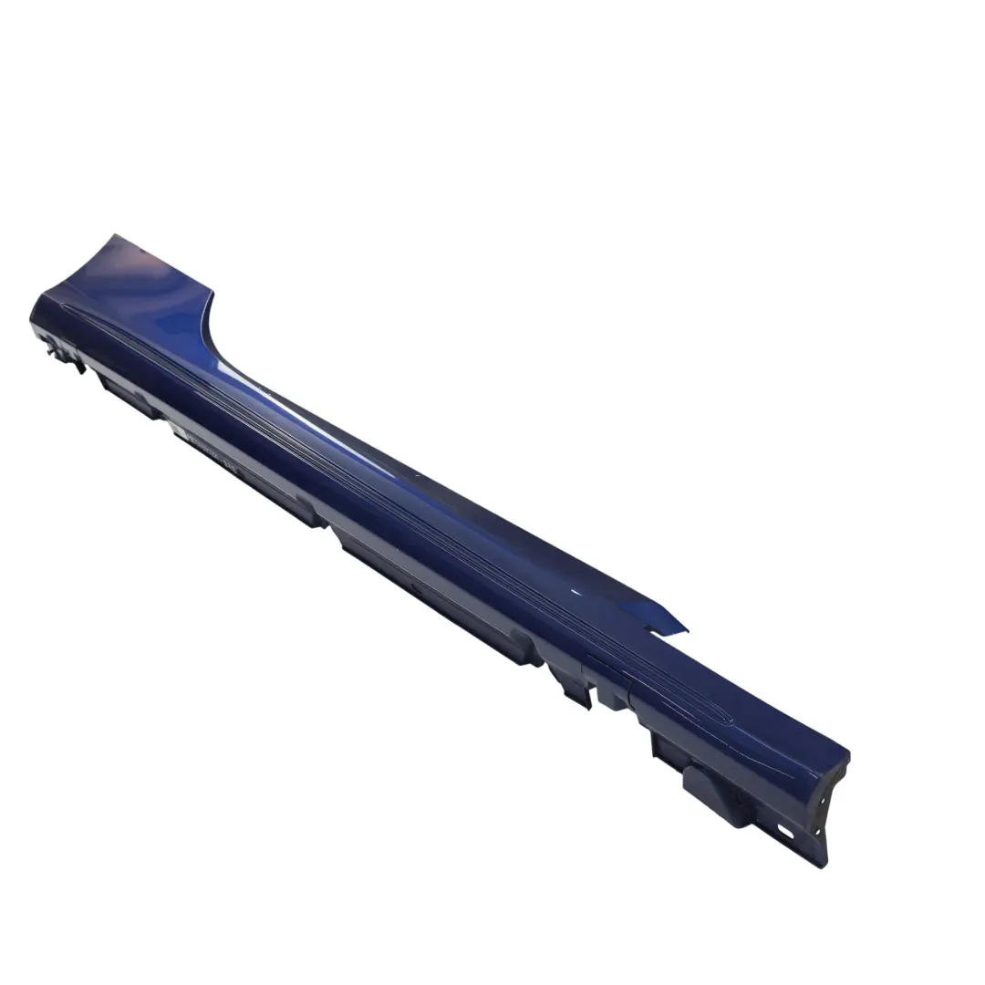 Cache Seuil De Porte AMG Droit Bleu Brillant Metallic - 896 pour Mercedes C205 à propos du numéro de pièce A2056980200 Mercedes C205 Cache Seuil De Porte AMG Droit Bleu Brillant Metallic - 896 - SKU A2056980200-BRB - Numéro de pièce A2056980200