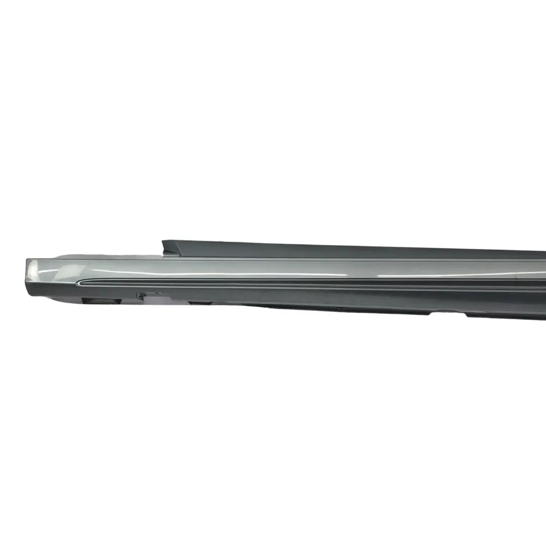 Gonna Laterale Sinistra Copri Soglia Porta Selenite Grey - 992 per Mercedes W205 con numero di parte A2056981354 Mercedes W205 Gonna Laterale Sinistra Copri Soglia Porta Selenite Grey - 992 - SKU A2056981354-SEL - Numero di parte A2056981354