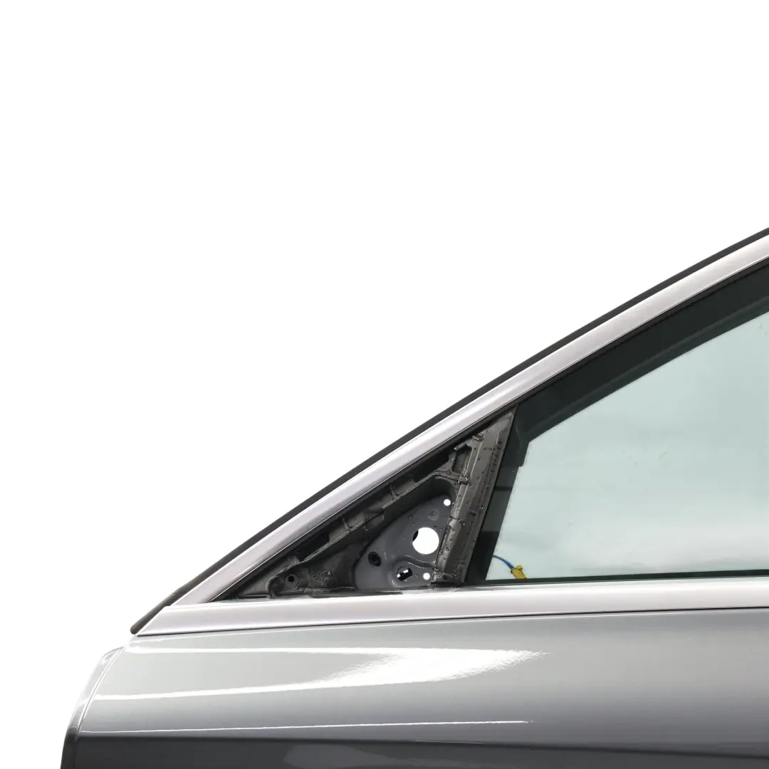 Mercedes W205 Porte Avant Gauche Selenite Grey Gris Métallisé - 992 - SKU A2057200105-SEL1 - Numéro de pièce A2057200105