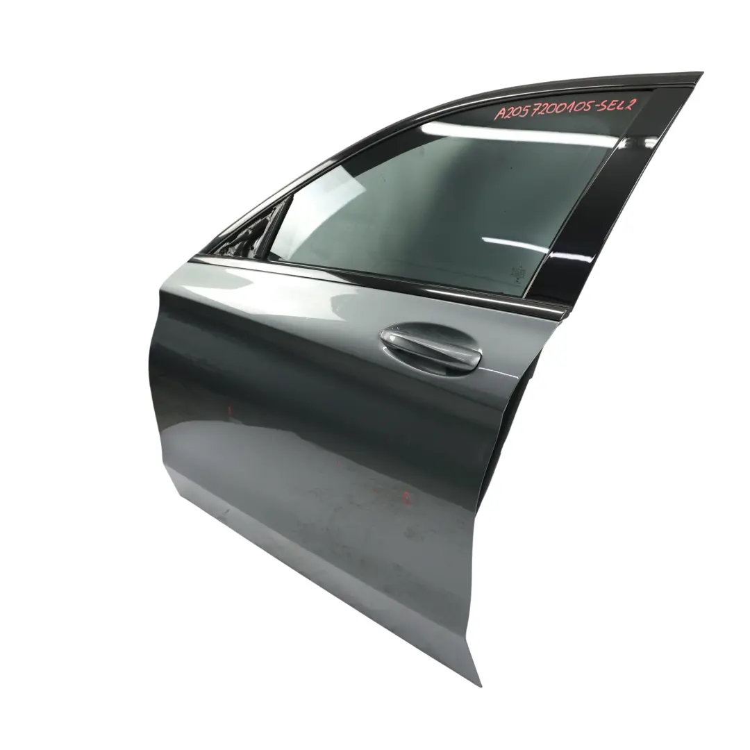 Puerta Delantera Izquierda Selenite Grey Gris Metalizado - 992 para Mercedes W205 con número de pieza A2057200105 Mercedes W205 Puerta Delantera Izquierda Selenite Grey Gris Metalizado - 992 - SKU A2057200105-SEL2 - Número de pieza A2057200105
