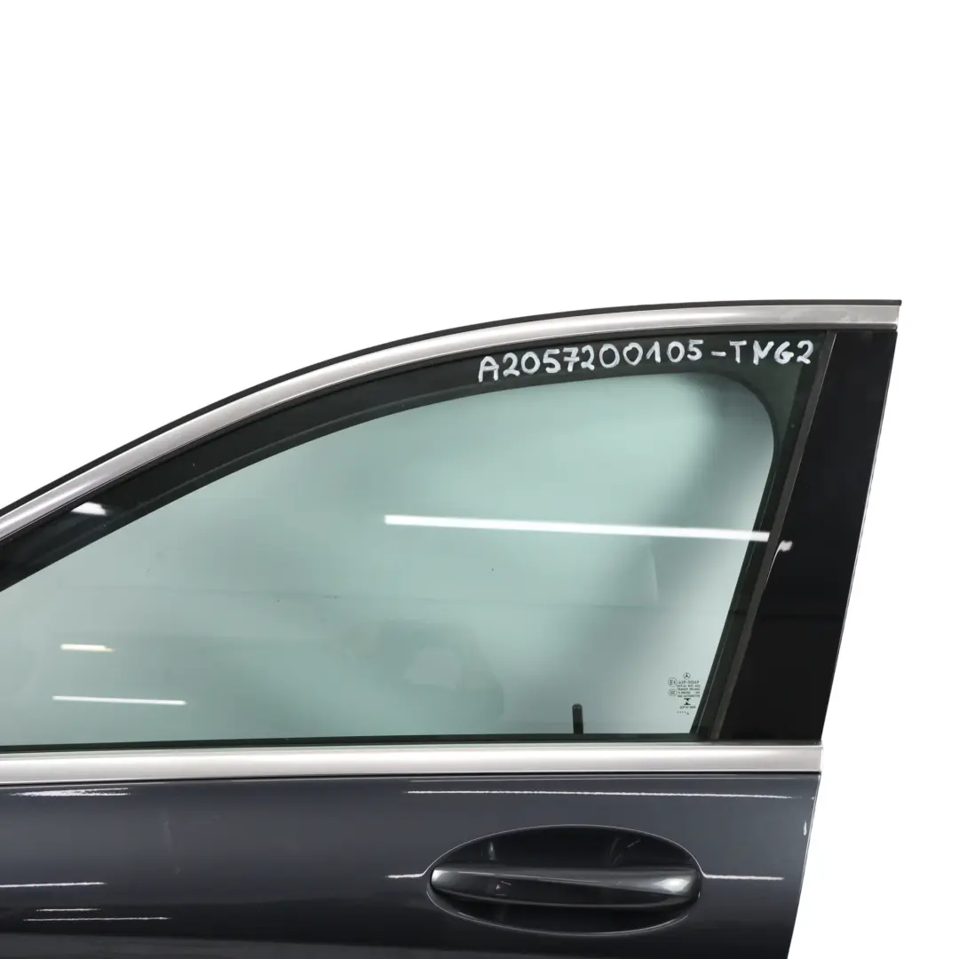 Puerta Delantera Izquierda Tenorite Grey Gris Metalizado 755 para Mercedes W205 con número de pieza A2057200105 Mercedes W205 Puerta Delantera Izquierda Tenorite Grey Gris Metalizado 755 - SKU A2057200105-TNG2 - Número de pieza A2057200105