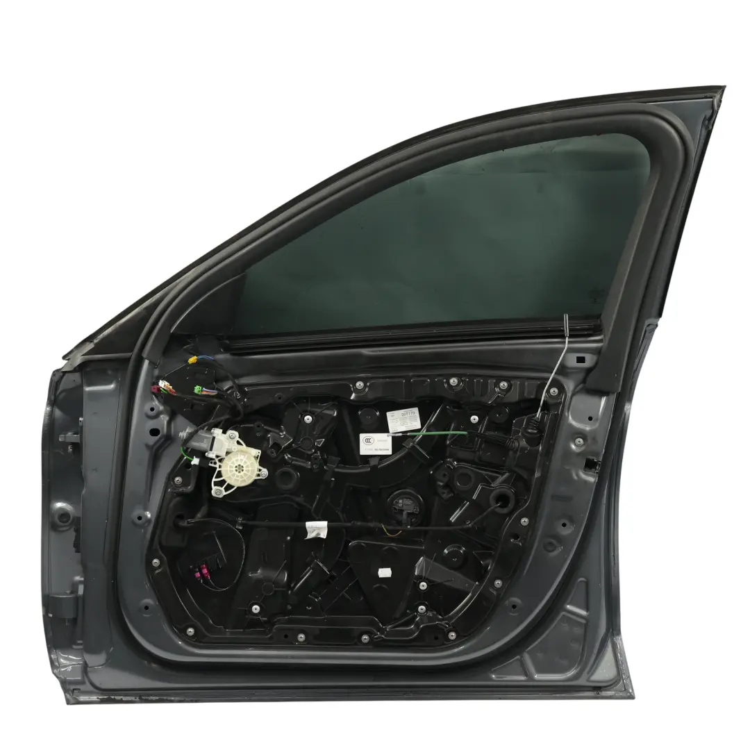 Porta anteriore destra Grigio Selenite metallizzato - 992 per Mercedes W205 con numero di parte A2057200205 Mercedes W205 Porta anteriore destra Grigio Selenite metallizzato - 992 - SKU A2057200205-SEL1 - Numero di parte A2057200205