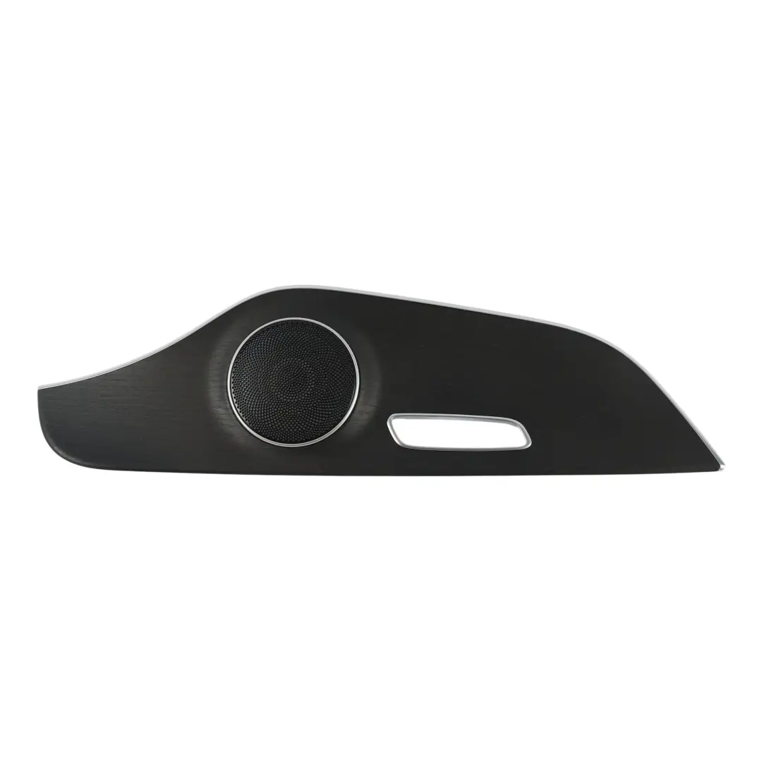 Embellecedor Puerta Panel Frontal Izquierdo Negro para Mercedes C205 con número de pieza A2057200930 Mercedes C205 Embellecedor Puerta Panel Frontal Izquierdo Negro - SKU A2057200930 - Número de pieza A2057200930
