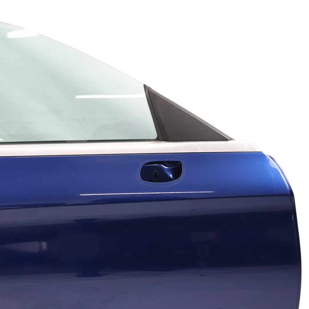 Puerta Delantera Derecha Brilliant Blue Azul Metalizado - 896 para Mercedes C205 con número de pieza A2057209826 Mercedes C205 Puerta Delantera Derecha Brilliant Blue Azul Metalizado - 896 - SKU A2057209826-BRB - Número de pieza A2057209826