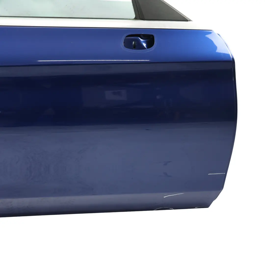 Puerta Delantera Derecha Brilliant Blue Azul Metalizado - 896 para Mercedes C205 con número de pieza A2057209826 Mercedes C205 Puerta Delantera Derecha Brilliant Blue Azul Metalizado - 896 - SKU A2057209826-BRB - Número de pieza A2057209826