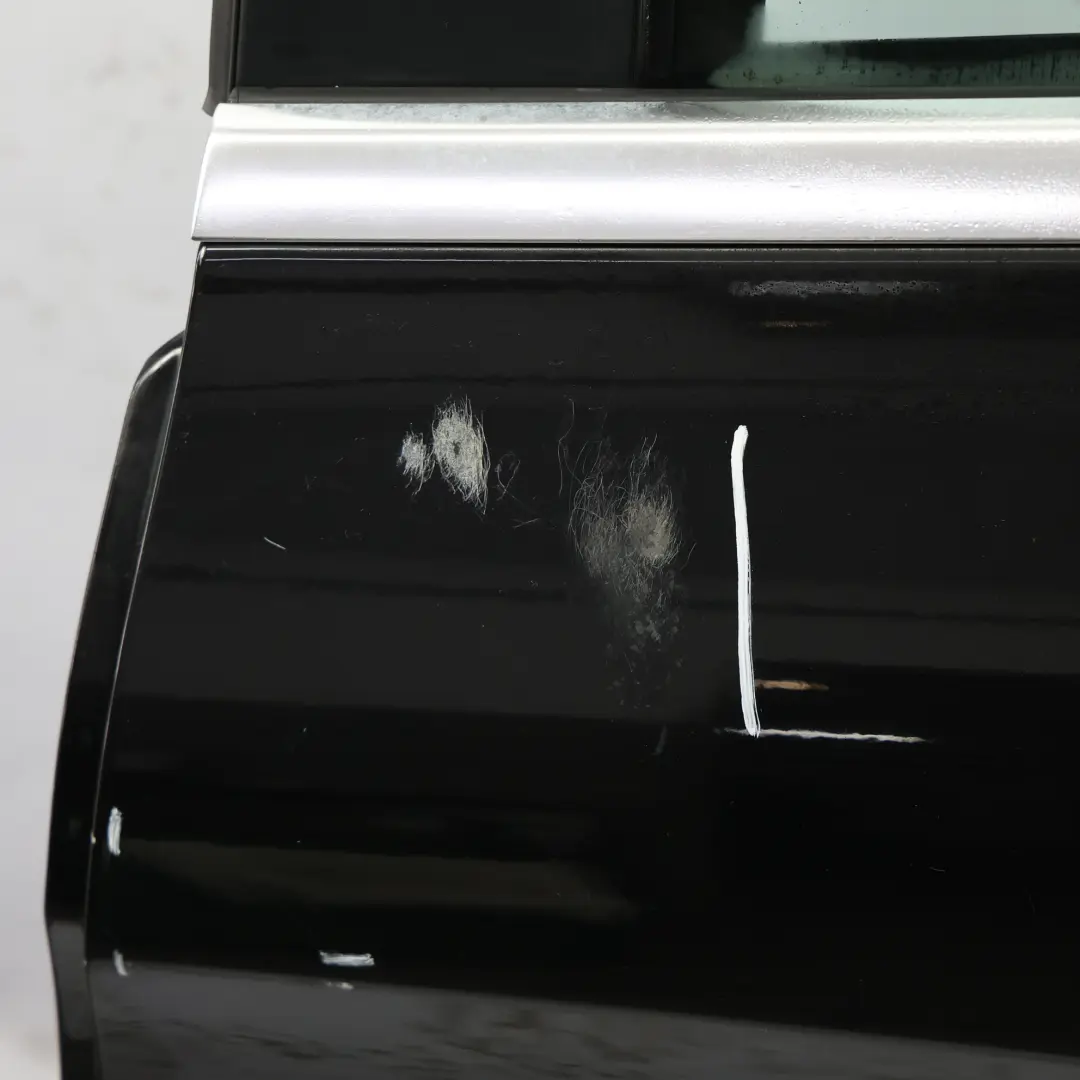 Puerta Trasera Izquierda Obsidian Black Metallic - 197 para Mercedes W205 con número de pieza A2057300105 Mercedes W205 Puerta Trasera Izquierda Obsidian Black Metallic - 197 - SKU A2057300105-OB - Número de pieza A2057300105