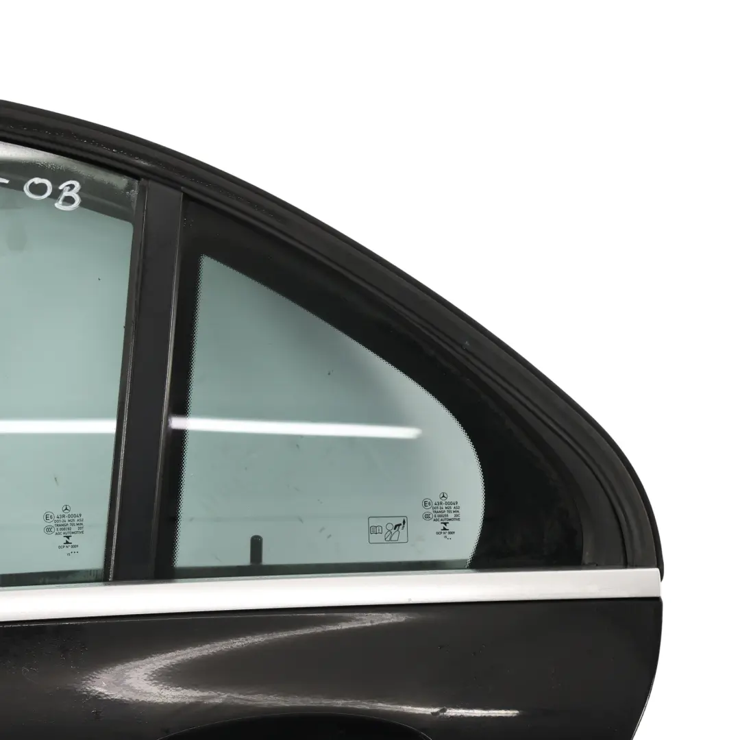 Arrière Gauche Obsidian Black Noir Metallic - 197 pour Mercedes W205 Porte à propos du numéro de pièce A2057300105 Mercedes W205 Porte Arrière Gauche Obsidian Black Noir Metallic - 197 - SKU A2057300105-OB - Numéro de pièce A2057300105