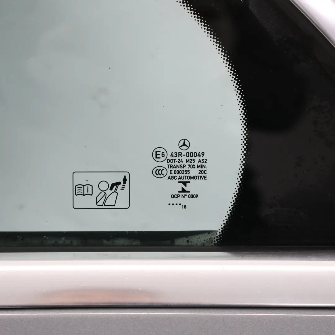 Tür hinten links Selenitgrau Metallic - 992 für Mercedes W205 mit Teilenummer A2057300105 Mercedes W205 Tür hinten links Selenitgrau Metallic - 992 - SKU A2057300105-SEL1 - Teilenummer A2057300105