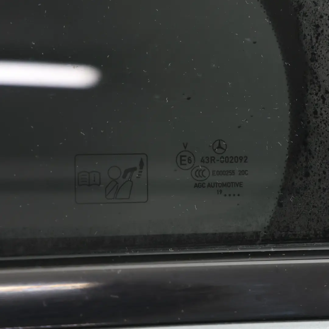 Arrière Gauche Selenite Grey Metallic - 992 pour Mercedes W205 Porte à propos du numéro de pièce A2057300105 Mercedes W205 Porte Arrière Gauche Selenite Grey Metallic - 992 - SKU A2057300105-SEL2 - Numéro de pièce A2057300105