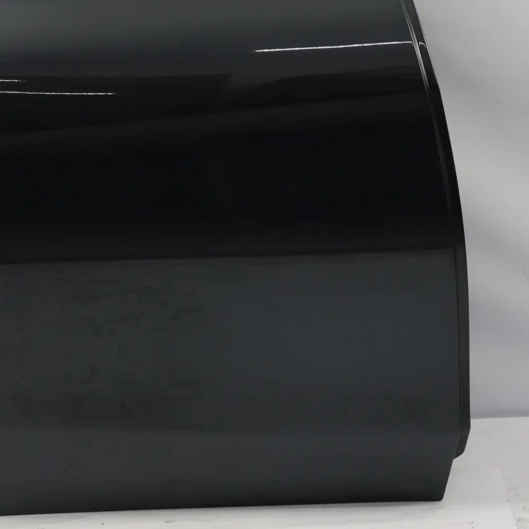 Puerta Trasera Derecha Tenorite Grey Gris Metalizado - 755 para Mercedes S205 con número de pieza A2057300405 Mercedes S205 Puerta Trasera Derecha Tenorite Grey Gris Metalizado - 755 - SKU A2057300405-TNG1 - Número de pieza A2057300405