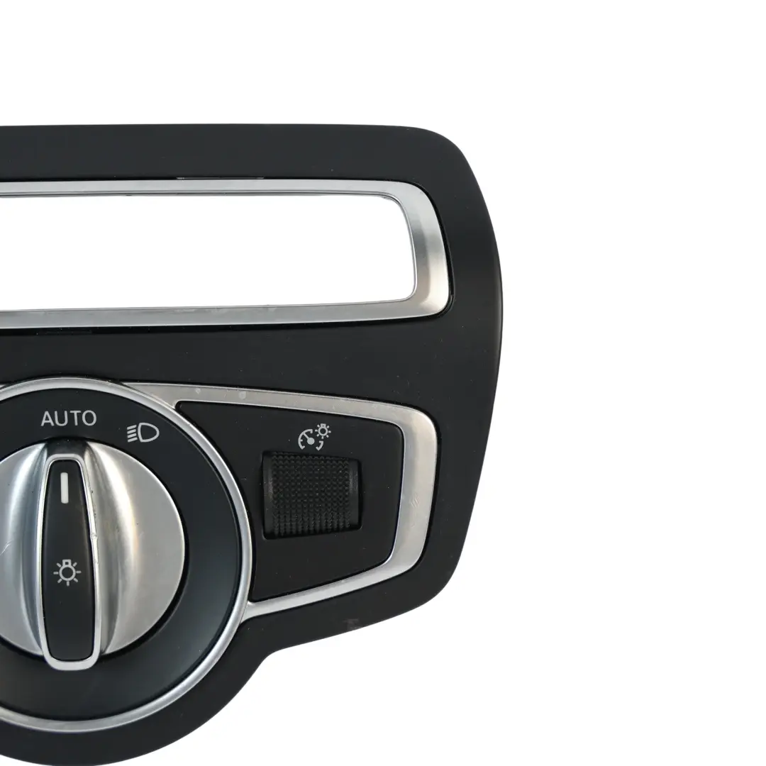 Przełącznik Świateł Osłona Konsoli Środkowej A2059051810 do Mercedes C205 o numerze A2058210059 Mercedes C205 Przełącznik Świateł Osłona Konsoli Środkowej A2059051810 - SKU A2058210059-1 - Numer Części A2058210059