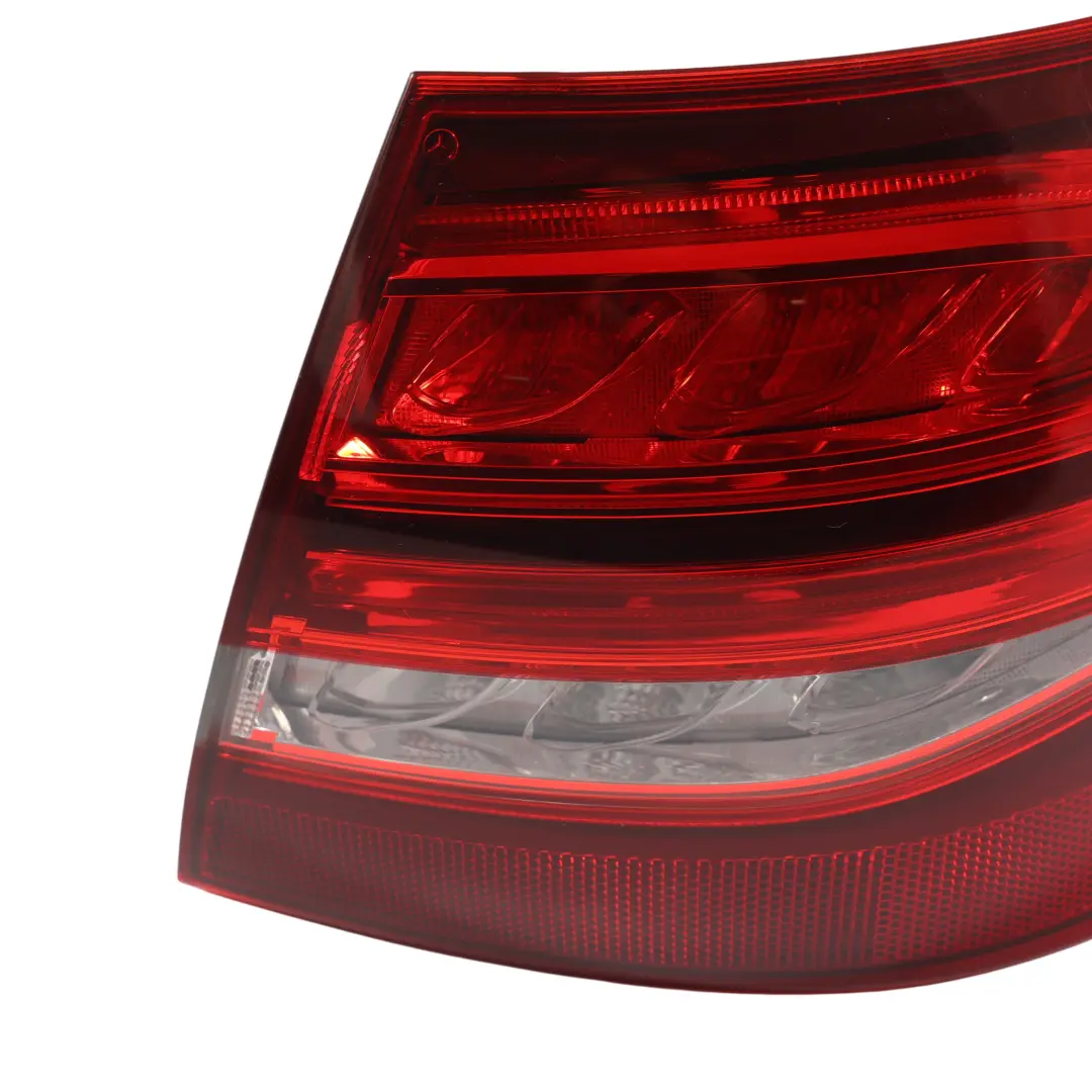 Lampa Prawy Tył Prawa Tylna do Mercedes S205 Kombi o numerze A2059060303 Mercedes S205 Kombi Lampa Prawy Tył Prawa Tylna - SKU A2059060303 - Numer Części A2059060303