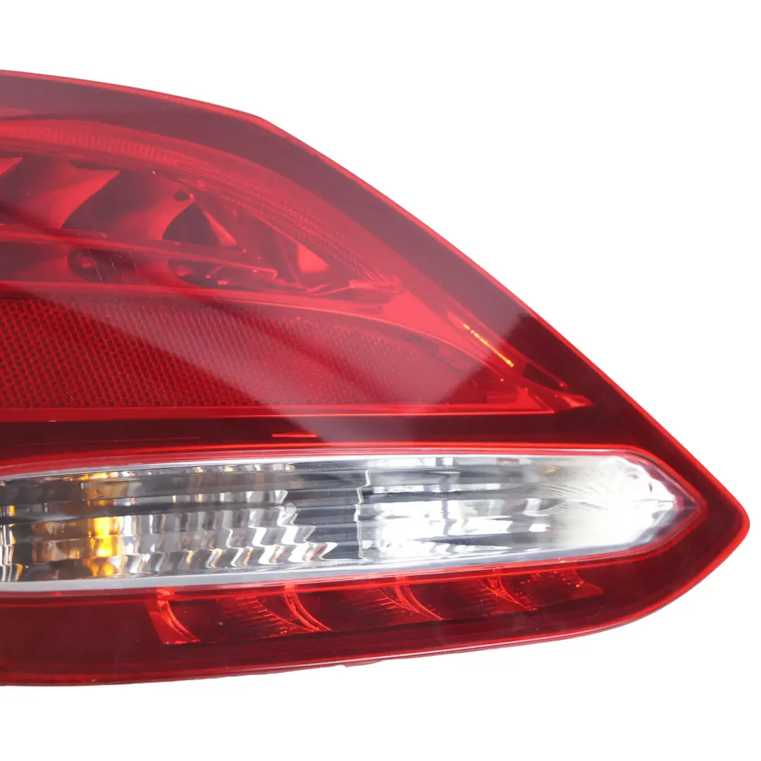 Rücklicht Lampe Hinten Links Heckklappe A2059061157 TAIWAN für Mercedes W205 mit Teilenummer A2059061157-TAIWAN Mercedes W205 Rücklicht Lampe Hinten Links Heckklappe A2059061157 TAIWAN - SKU A2059061157-TAIWAN - Teilenummer A2059061157-TAIWAN