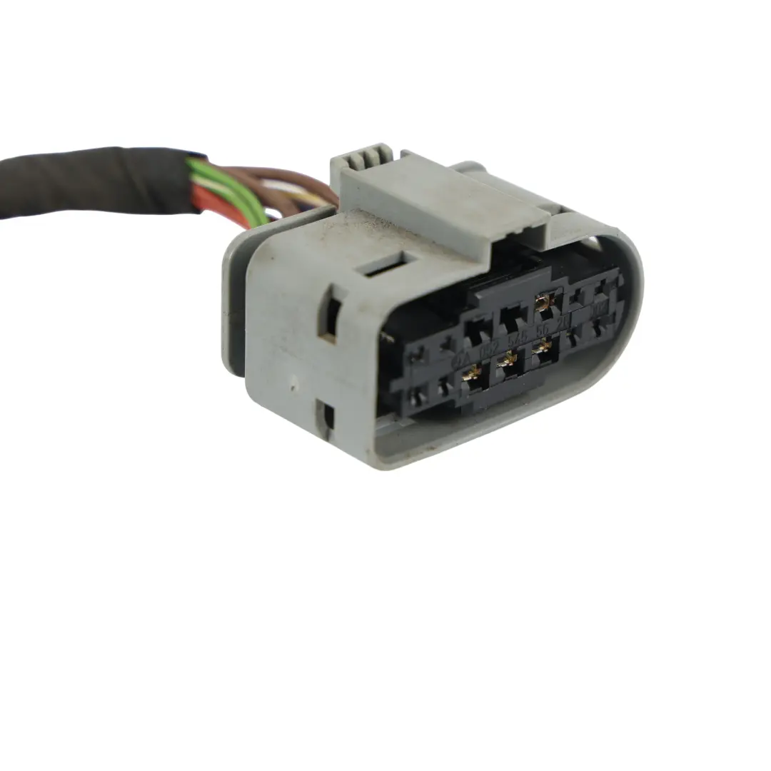 Prise Faisceau Phare Avant Droit pour Mercedes W205 à propos du numéro de pièce A2059061706 Mercedes W205 Prise Faisceau Phare Avant Droit - SKU A2059061706-2 - Numéro de pièce A2059061706