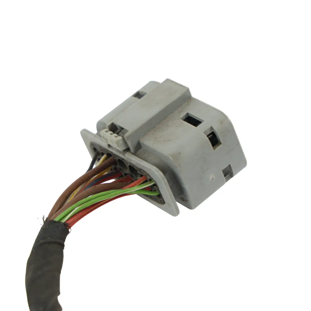 Mercedes W205 Prise Faisceau Phare Avant Droit - SKU A2059061706-2 - Numéro de pièce A2059061706